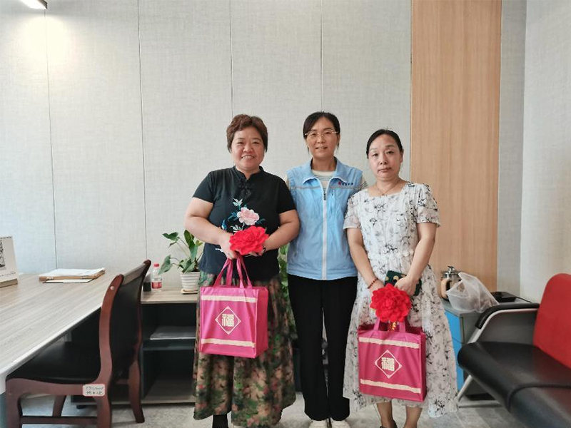 溫馨歡送會(huì )，依依不舍情