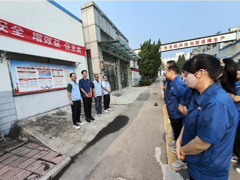 生產(chǎn)一線(xiàn)員工用行動(dòng)詮釋敬業(yè)盡責精神