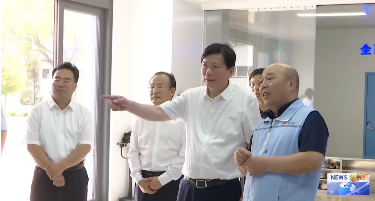 新鄉市市委書(shū)記李衛東、市長(cháng)魏建平蒞臨河南中杰藥業(yè)調研 指導助力企業(yè)持續創(chuàng  )新發(fā)展
